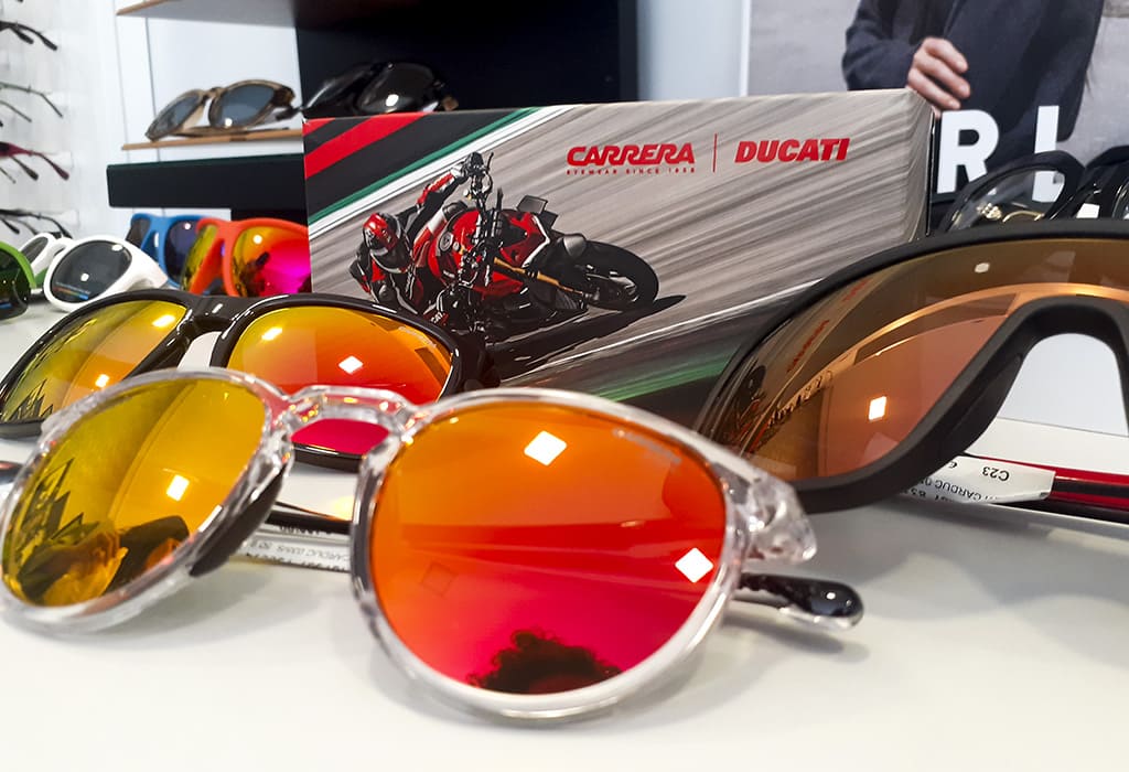 Occhiali sportivi leggeri e resistenti